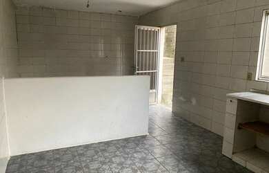 Imagem: A casa possui 1 Dormitório, 1 Banheiro, 30m² de Área e está