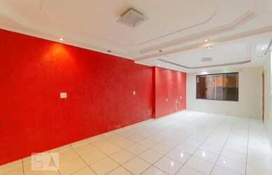 Imagem: A casa possui 5 Dormitórios, 3 Banheiros, 4 Vagas na garagem