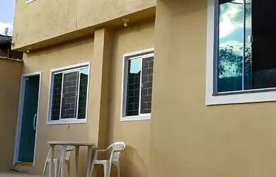 Imagem: A casa possui 2 Dormitórios e 2 Vagas na garagem e está localizado