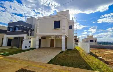 Imagem: A casa em condomínio possui 2 Dormitórios, 3 Banheiros, 4