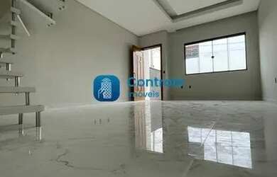 Imagem: A casa possui 2 Dormitórios, 3 Banheiros, 2 Vagas na garagem