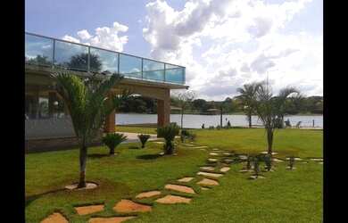 Imagem: A casa em condomínio possui 5 Dormitórios, 5 Banheiros, 5