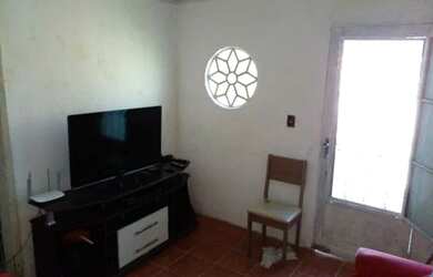 Imagem: A casa possui 2 Dormitórios, 1 Banheiro, 1 Vaga na garagem