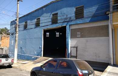 Imagem: O depósito possui 2 Vagas na garagem, 784m² de Área e está