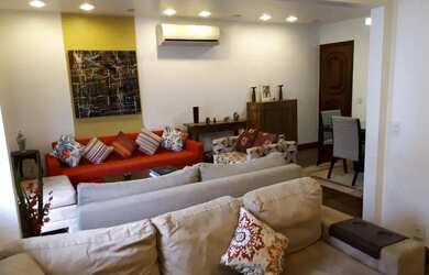 Imagem: O apartamento possui 4 Dormitórios, 3 Banheiros, 2 Vagas na