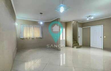 Imagem: A casa possui 4 Dormitórios, 5 Banheiros, 3 Vagas na garagem