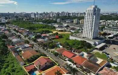 Imagem 10: Condomínio Aristocrático, Casa Duplex com 5 Suítes + Escritórios, Espaço Gourmet, Piscina