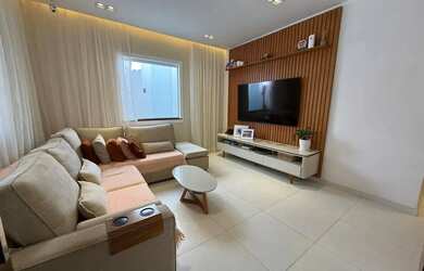 Imagem: A casa possui 3 Dormitórios, 4 Banheiros, 3 Vagas na garagem