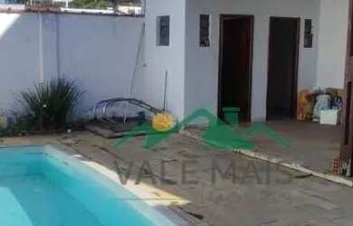 Imagem: A casa possui 2 Dormitórios, 3 Banheiros, 1 Vaga na garagem