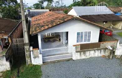 Imagem 1: Duas casas em um terreno