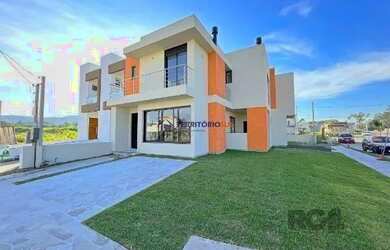 Imagem 2: Casa em Porto Alegre, no bairro Hípica, com 3 dormitório s , e 3 banheiros,...