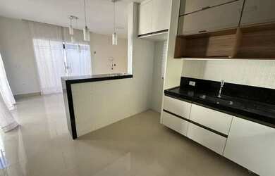 Imagem: A casa em condomínio possui 3 Dormitórios, 3 Banheiros, 2