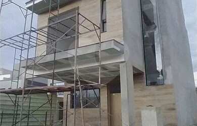 Imagem: A casa em condomínio possui 3 Dormitórios, 4 Banheiros, 2