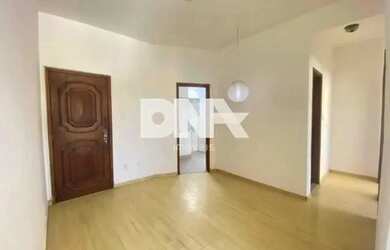 Imagem: O apartamento possui 2 Dormitórios, 2 Banheiros, 56m² de Área