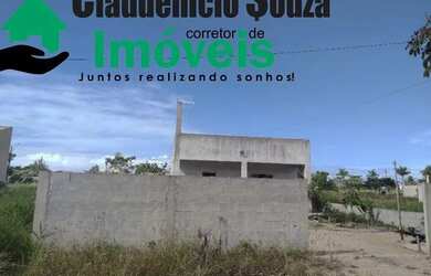 Imagem: A casa possui 2 Dormitórios, 2 Banheiros, 4 Vagas na garagem