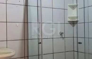 Imagem 4: Casa em Porto Alegre, no bairro Hípica, com 2 dormitório s , e 2 banheiros,...