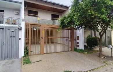 Imagem: A casa possui 4 Dormitórios, 5 Banheiros, 231m² de Área e