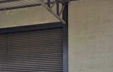 Imagem: O depósito possui 3 Vagas na garagem, 302m² de Área e está