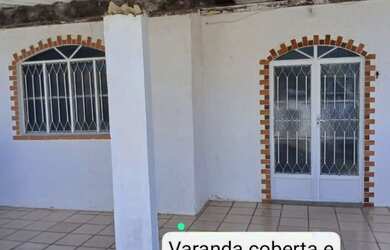 Imagem: A casa possui 2 Dormitórios e 1 Banheiro e está localizado