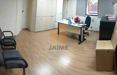 Imagem: O depósito possui 1 Vaga na garagem, 52m² de Área e está