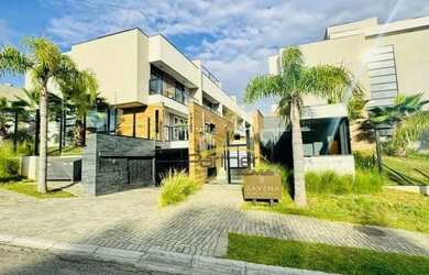 Imagem: A casa em condomínio possui 3 Dormitórios, 4 Banheiros, 4