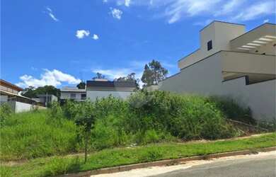 Imagem: O terreno possui 250m² de Área e está localizado em Pinheirinho