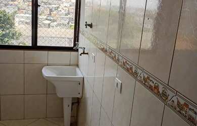 Imagem: O apartamento possui 2 Dormitórios, 1 Banheiro, 1 Vaga na garagem