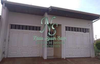 Imagem: A casa possui 3 Dormitórios, 5 Banheiros, 3 Vagas na garagem