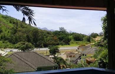 Imagem: A casa em condomínio possui 5 Dormitórios, 4 Banheiros, 2