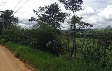 Imagem: O terreno possui 72.600m² de Área e está localizado em Chácaras