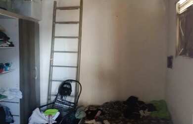 Imagem: A casa possui 2 Dormitórios, 1 Banheiro e está localizado