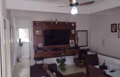 Imagem: A casa possui 3 Dormitórios, 2 Banheiros, 1 Vaga na garagem