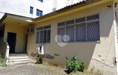 Imagem: O depósito possui 5 Vagas na garagem, 941m² de Área e está