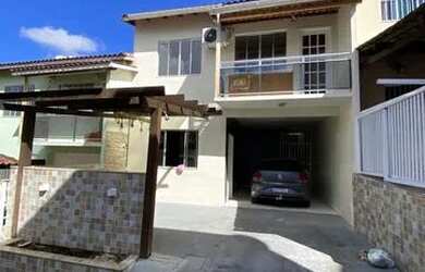 Imagem: A casa possui 3 Dormitórios, 3 Banheiros, 1 Vaga na garagem