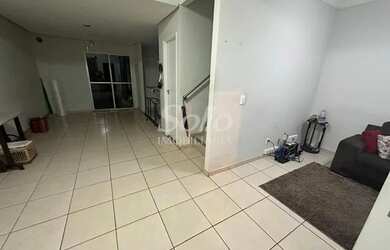 Imagem: A casa em condomínio possui 4 Dormitórios, 3 Banheiros, 2