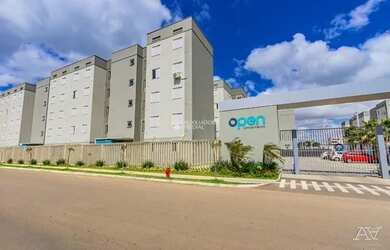 Imagem: O apartamento possui 2 Dormitórios, 1 Banheiro, 1 Vaga na garagem