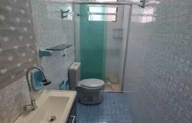 Imagem: A casa possui 5 Dormitórios, 3 Banheiros, 2 Vagas na garagem