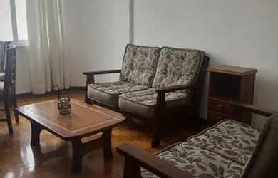 Imagem: O apartamento possui 2 Dormitórios, 1 Banheiro, 1 Vaga na garagem