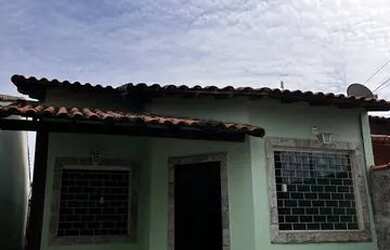 Imagem: A casa possui 2 Dormitórios, 1 Banheiro, 1 Vaga na garagem