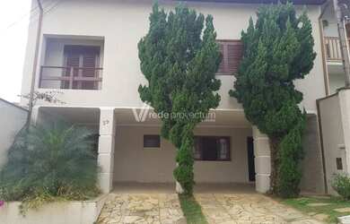 Imagem: A casa em condomínio possui 4 Dormitórios, 4 Banheiros, 4