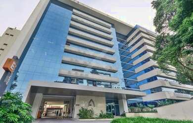 Imagem: O depósito possui 3 Vagas na garagem, 130m² de Área e está