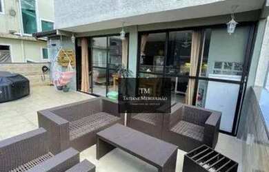 Imagem: A casa possui 3 Dormitórios, 4 Banheiros, 2 Vagas na garagem