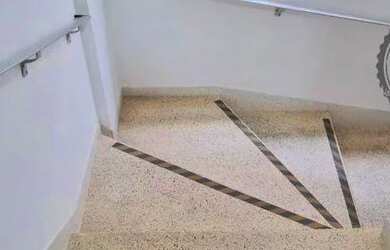 Imagem: O apartamento e possui 2 Dormitórios, Suítes, 1 Banheiro