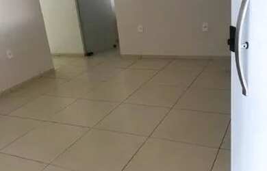 Imagem: A casa possui 2 Dormitórios, 2 Banheiros, 2 Vagas na garagem