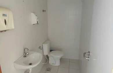 Imagem 10: Loja Praia Campista c/ 76m² de frente para o mar, mezanino, banheiro