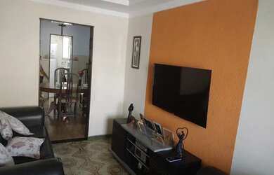 Imagem: A casa possui 4 Dormitórios, 3 Banheiros, 162m² de Área e