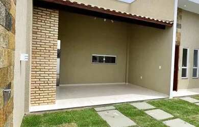 Imagem: A casa possui 3 Dormitórios, 1 Banheiro, 1 Vaga na garagem