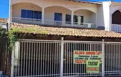 Imagem: A casa possui 5 Dormitórios, 4 Banheiros, 4 Vagas na garagem