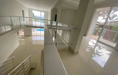 Imagem: A casa em condomínio possui 5 Dormitórios, 2 Banheiros, 700m²