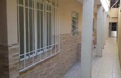 Imagem: A casa possui 3 Dormitórios, 2 Banheiros e 100m² de Área